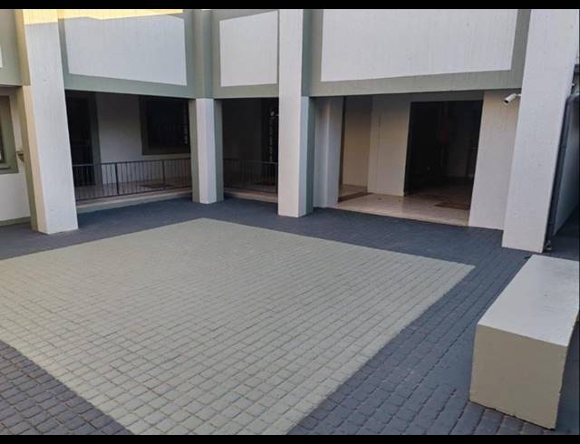 1,040M² OFFICE FOR SALE IN VANDERBIJLPARK SW 5